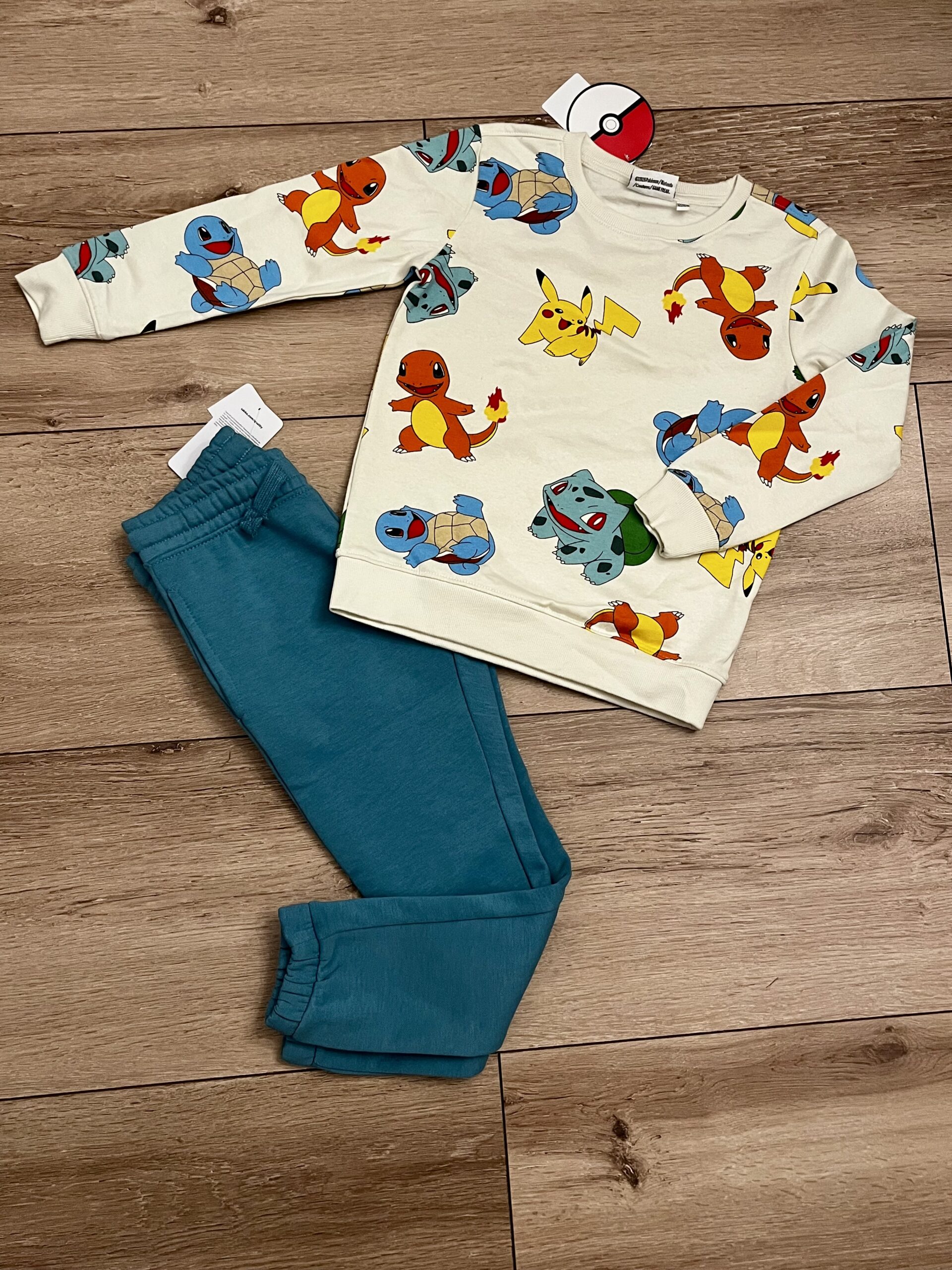 Pokémonos melegítő szett 128-as